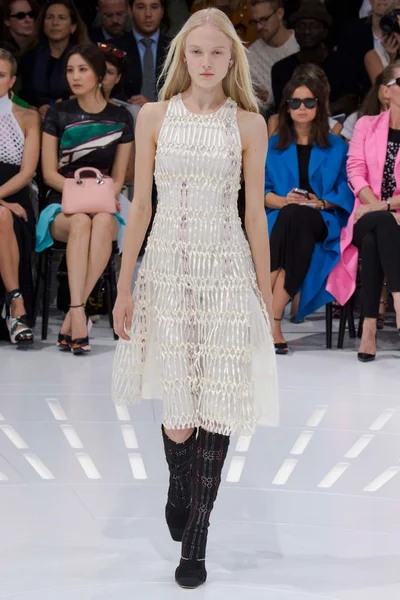 Look 30